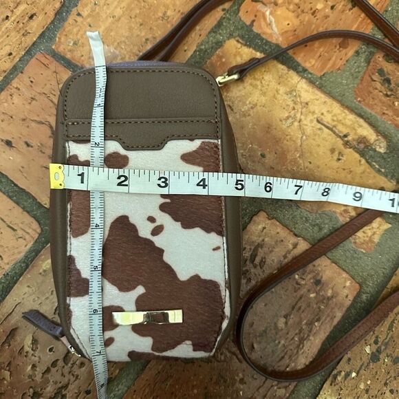 Cow print crossbody wallet cellphone holder - Picture 6 of 6
